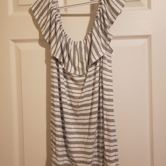 women's shirts - Picture 6 of 7